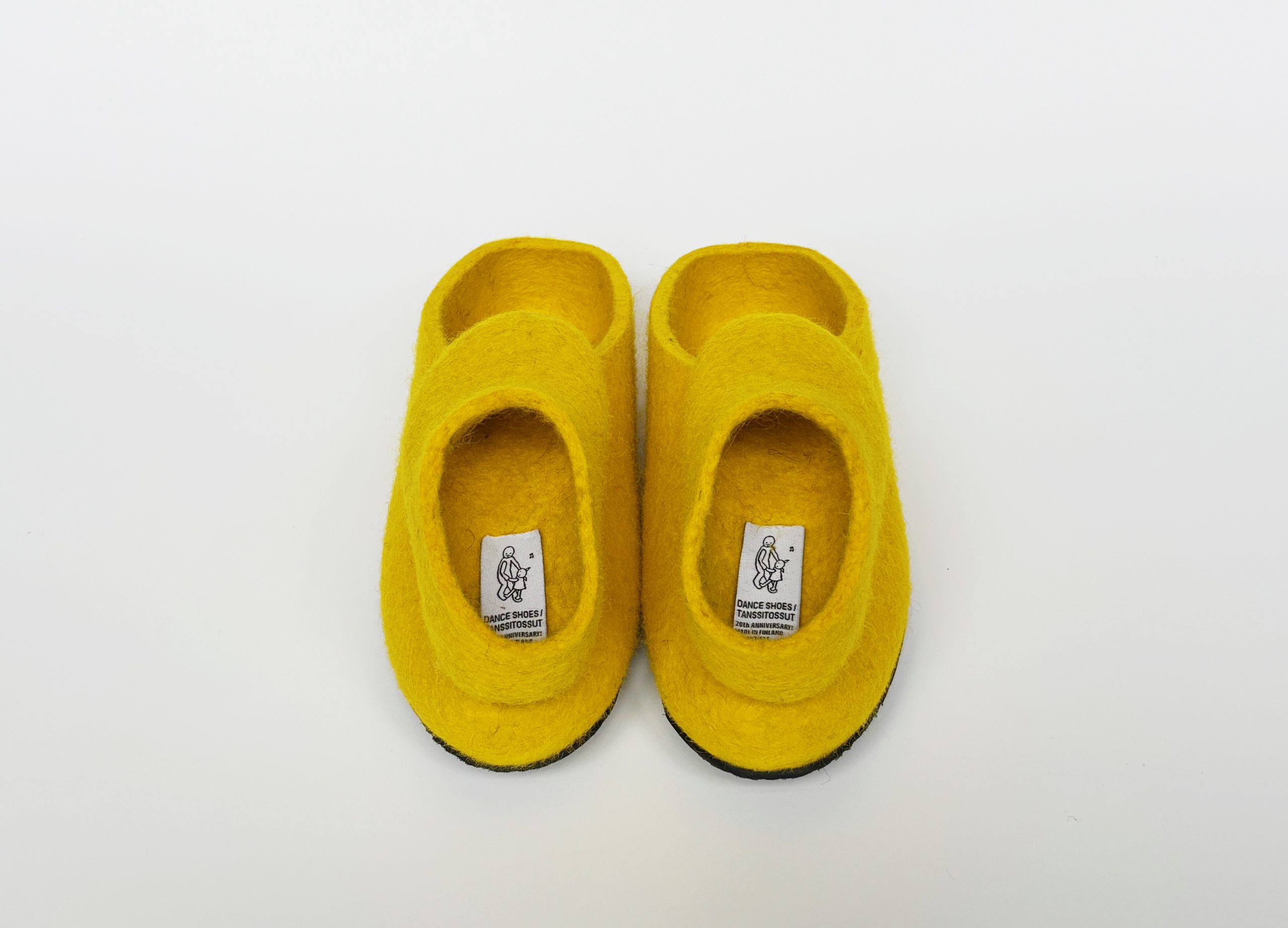 Danceshoes_yellow2025_1